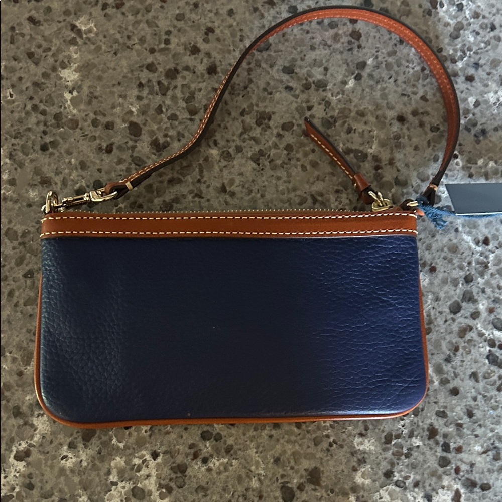 Dooney & Bourke Navy Leather Large Wristlet, NWT - Picture 3 of 5